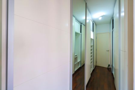 Apartamento para alugar com 244m², 4 quartos e 4 vagas