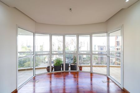 Apartamento para alugar com 244m², 4 quartos e 4 vagas