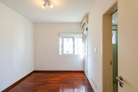 Apartamento para alugar com 244m², 4 quartos e 4 vagas