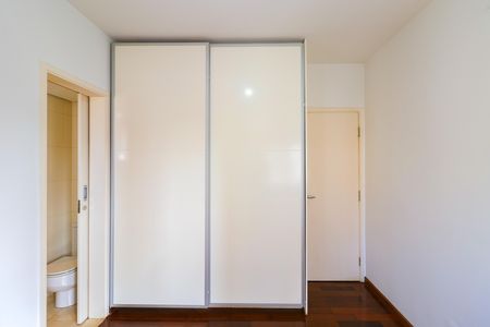 Apartamento para alugar com 244m², 4 quartos e 4 vagas