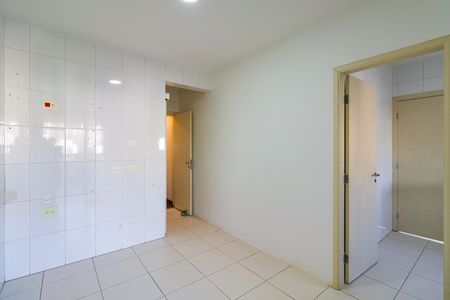 Apartamento para alugar com 244m², 4 quartos e 4 vagas