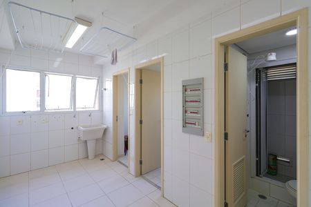 Apartamento para alugar com 244m², 4 quartos e 4 vagas