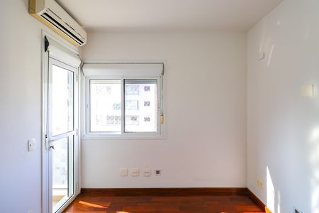 Apartamento para alugar com 244m², 4 quartos e 4 vagas
