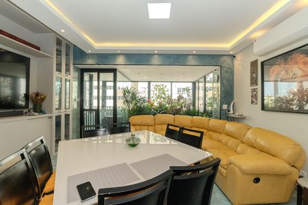 Apartamento à venda com 148m², 3 quartos e sem vaga Apartamento à venda com 148m², 3 quartos e sem vagaSala