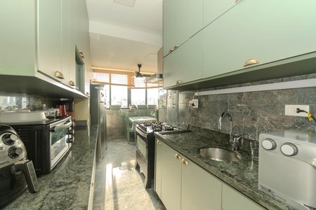 Apartamento à venda com 148m², 3 quartos e sem vaga Apartamento à venda com 148m², 3 quartos e sem vagaCozinha