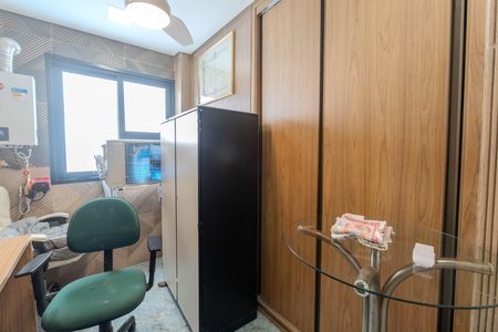 Apartamento à venda com 148m², 3 quartos e sem vaga Apartamento à venda com 148m², 3 quartos e sem vagaEscritório