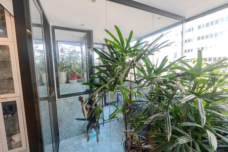 Apartamento à venda com 148m², 3 quartos e sem vaga Apartamento à venda com 148m², 3 quartos e sem vagaSacada