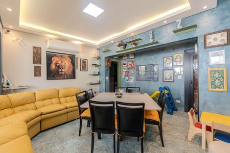 Apartamento à venda com 148m², 3 quartos e sem vaga Apartamento à venda com 148m², 3 quartos e sem vagaSala