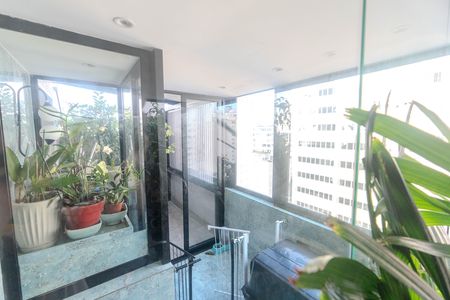 Apartamento à venda com 148m², 3 quartos e sem vaga Apartamento à venda com 148m², 3 quartos e sem vagaSacada