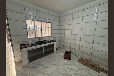 Cozinha  de casa para alugar com 3 quartos, 130m² em Vila Romanopolis, Ferraz de Vasconcelos