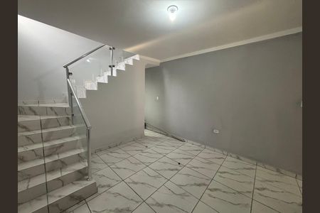 Sala  de casa para alugar com 3 quartos, 130m² em Vila Romanopolis, Ferraz de Vasconcelos