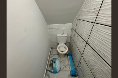 Banheiro 1 de casa para alugar com 3 quartos, 130m² em Vila Romanopolis, Ferraz de Vasconcelos