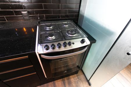 Apartamento à venda com 46m², 2 quartos e 1 vaga Apartamento à venda com 46m², 2 quartos e 1 vagaCozinha - Fogão