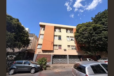 Apartamento para alugar com 105m², 3 quartos e 1 vaga Apartamento para alugar com 105m², 3 quartos e 1 vagaFachada