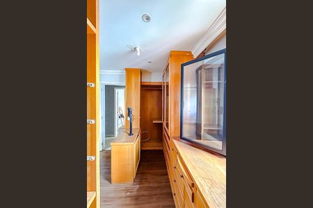 Apartamento para alugar com 180m², 4 quartos e 3 vagasCloset da suíte