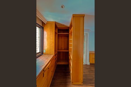 Apartamento para alugar com 180m², 4 quartos e 3 vagasCloset da suíte