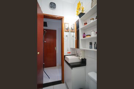 Casa para alugar com 70m², 2 quartos e 2 vagas Casa para alugar com 70m², 2 quartos e 2 vagasBanheiro do Quarto 2