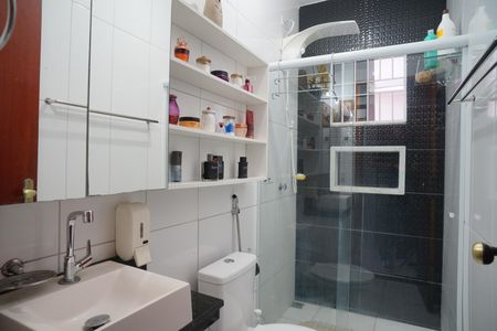Casa para alugar com 70m², 2 quartos e 2 vagas Casa para alugar com 70m², 2 quartos e 2 vagasBanheiro do Quarto 2