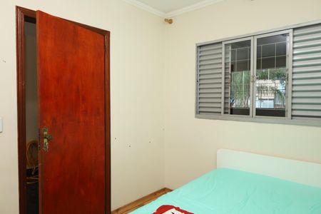 Casa à venda com 150m², 3 quartos e 2 vagasQuarto 2
