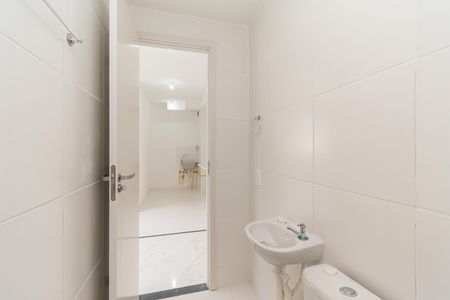 Banheiro de apartamento para alugar com 2 quartos, 32m² em Quinta da Paineira, São Paulo