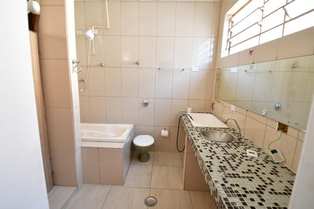 Casa à venda com 190m², 3 quartos e 3 vagasBanheiro Suíte