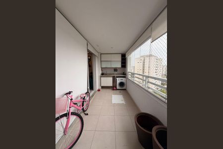 Apartamento à venda com 86m², 3 quartos e 2 vagas Apartamento à venda com 86m², 3 quartos e 2 vagasVaranda