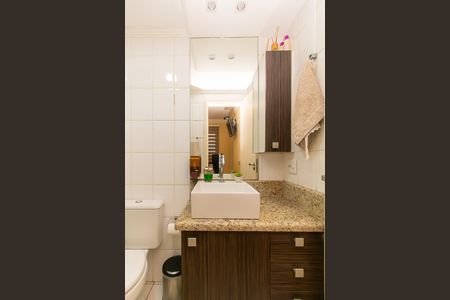 Apartamento à venda com 75m², 3 quartos e 2 vagas Apartamento à venda com 75m², 3 quartos e 2 vagasBanheiro da Suíte