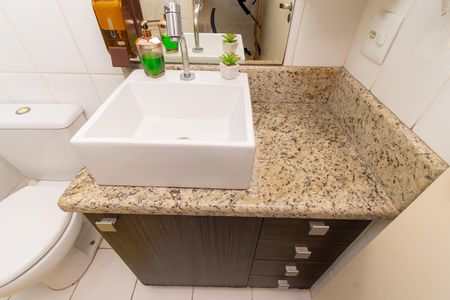 Apartamento à venda com 75m², 3 quartos e 2 vagas Apartamento à venda com 75m², 3 quartos e 2 vagasBanheiro da Suíte