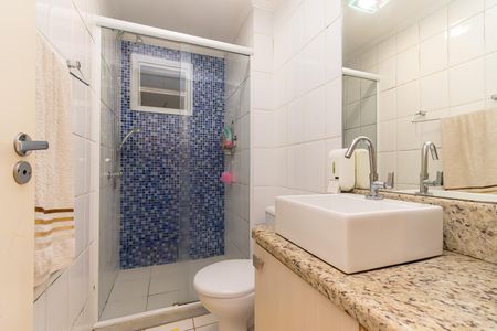 Apartamento à venda com 75m², 3 quartos e 2 vagas Apartamento à venda com 75m², 3 quartos e 2 vagasBanheiro 2
