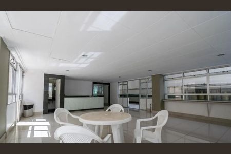 Apartamento à venda com 75m², 2 quartos e 1 vagaSalão de festas 