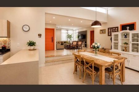 Casa à venda com 195m², 3 quartos e 4 vagas