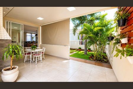 Casa à venda com 195m², 3 quartos e 4 vagas