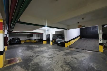 Apartamento para alugar com 130m², 2 quartos e 1 vaga Apartamento para alugar com 130m², 2 quartos e 1 vagaGaragem