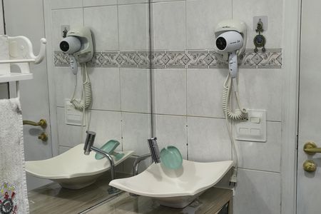 Apartamento para alugar com 130m², 2 quartos e 1 vaga Apartamento para alugar com 130m², 2 quartos e 1 vagaBanheiro