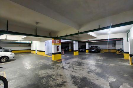 Apartamento para alugar com 130m², 2 quartos e 1 vaga Apartamento para alugar com 130m², 2 quartos e 1 vagaGaragem