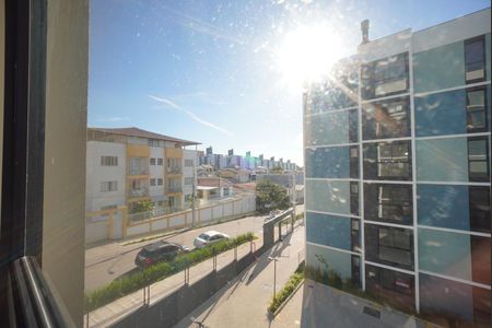 Vista  de apartamento para alugar com 2 quartos, 54m² em Serraria, São José