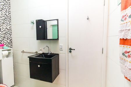 Casa à venda com 74m², 2 quartos e 1 vagaBanheiro