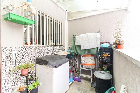 Casa à venda com 74m², 2 quartos e 1 vagaÁrea de Serviço