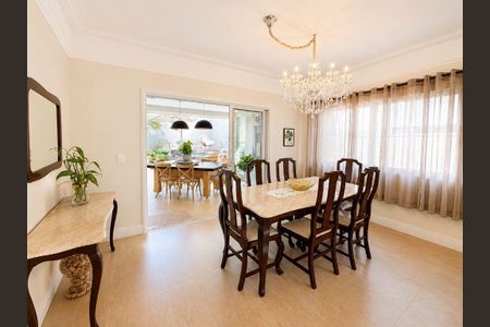 Casa à venda com 4 quartos, 357m² em Santa Cruz, Valinhos