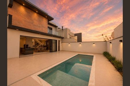 Casa à venda com 257m², 3 quartos e 4 vagas