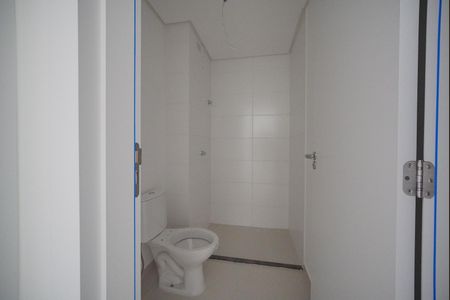 Banheiro de apartamento para alugar com 2 quartos, 55m² em Serraria, São José