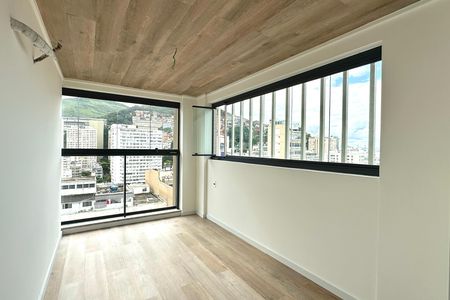 Apartamento à venda com 117m², 2 quartos e sem vaga