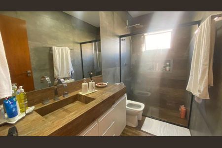 Casa à venda com 234m², 3 quartos e 4 vagas