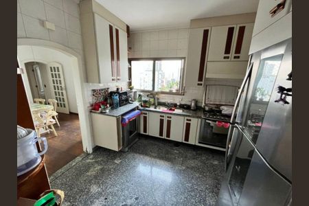 Apartamento à venda com 260m², 4 quartos e 4 vagas