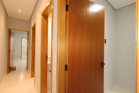 Corredor de casa à venda com 3 quartos, 125m² em Parque Capuava, Santo André