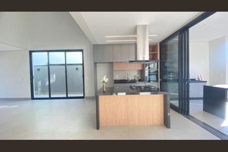 Casa à venda com 283m², 3 quartos e 4 vagas