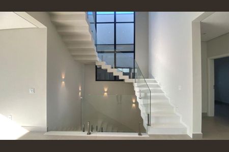 Casa à venda com 283m², 3 quartos e 4 vagas
