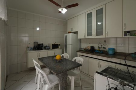 Casa à venda com 237m², 2 quartos e 4 vagasCasa do Fundos