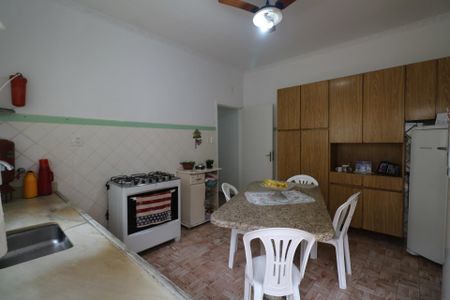 Casa à venda com 237m², 2 quartos e 4 vagasCozinha