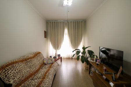 Casa à venda com 237m², 2 quartos e 4 vagasSala